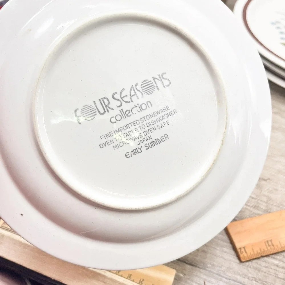 Vintage‎ Floral Stoneware Dessert Plates - Dinner Setting for 4